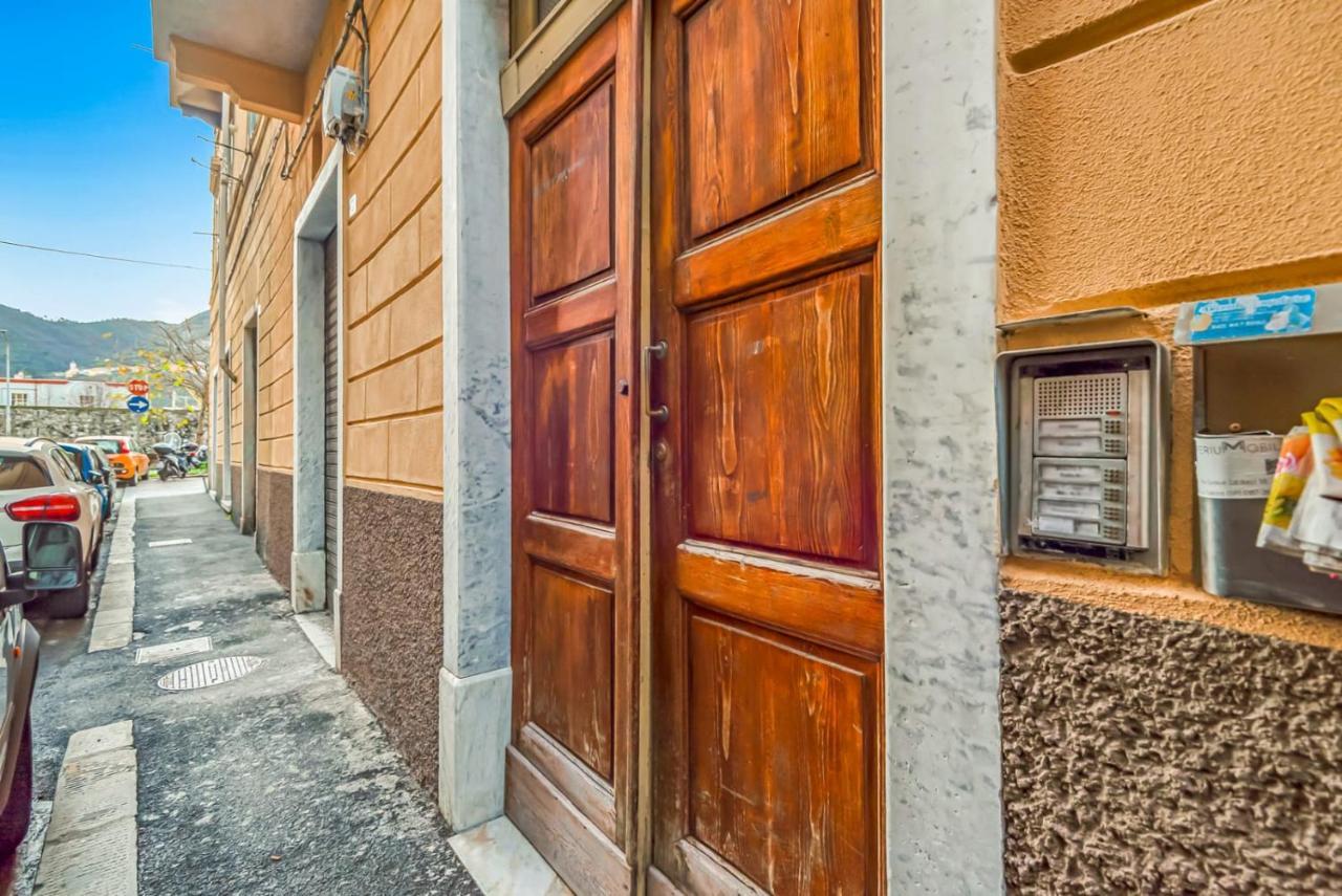 Nelli Rooms Via Biassa La Spezia Exterior foto